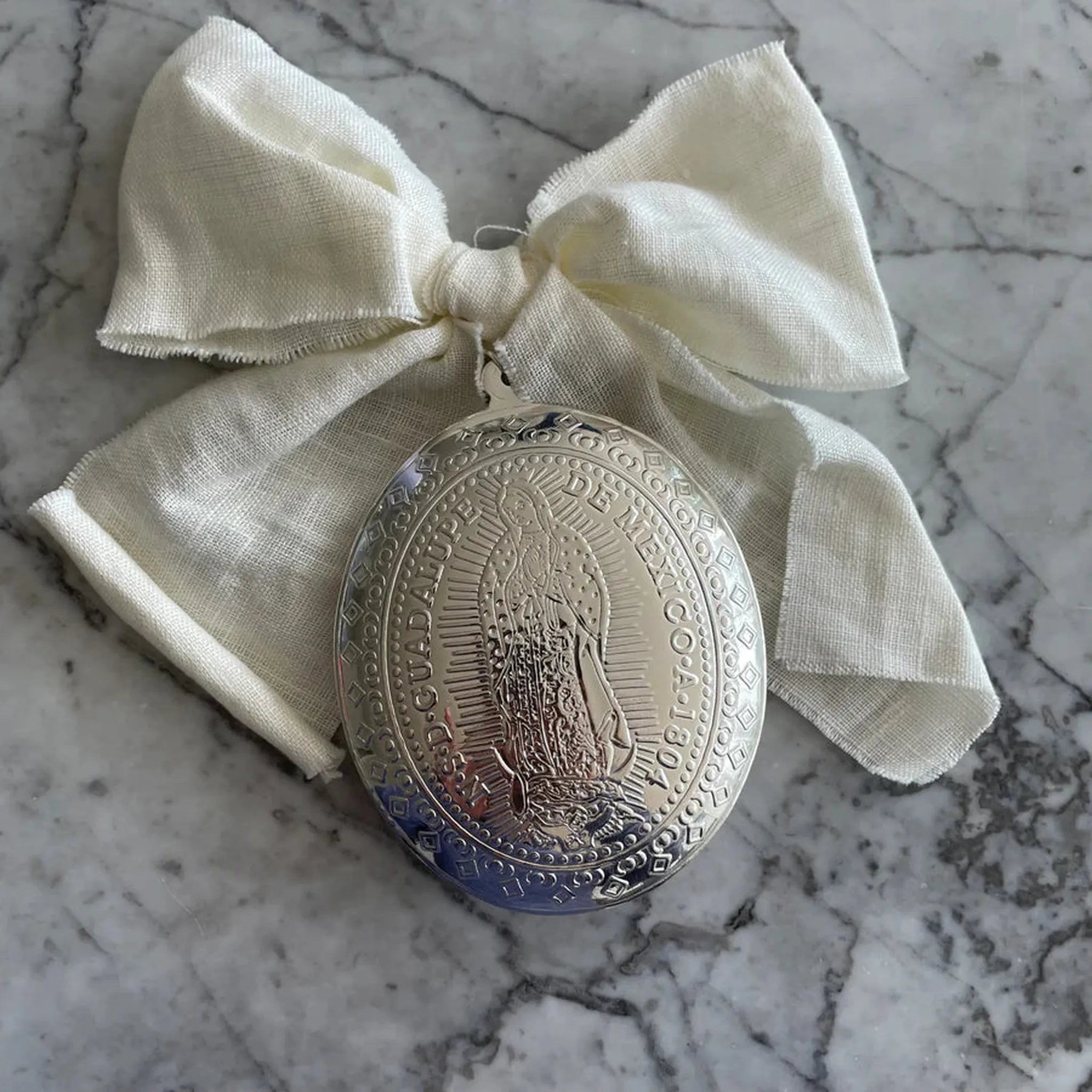 Linen Bow Medallion - Several