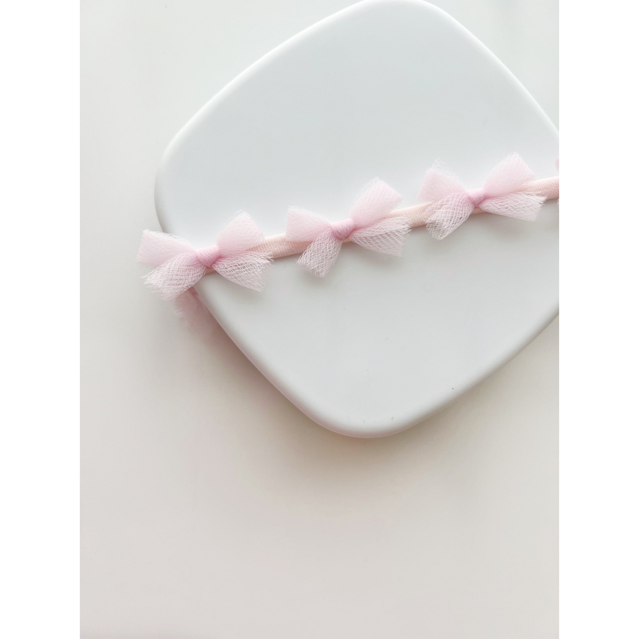 Tull Bow Nylon Headband