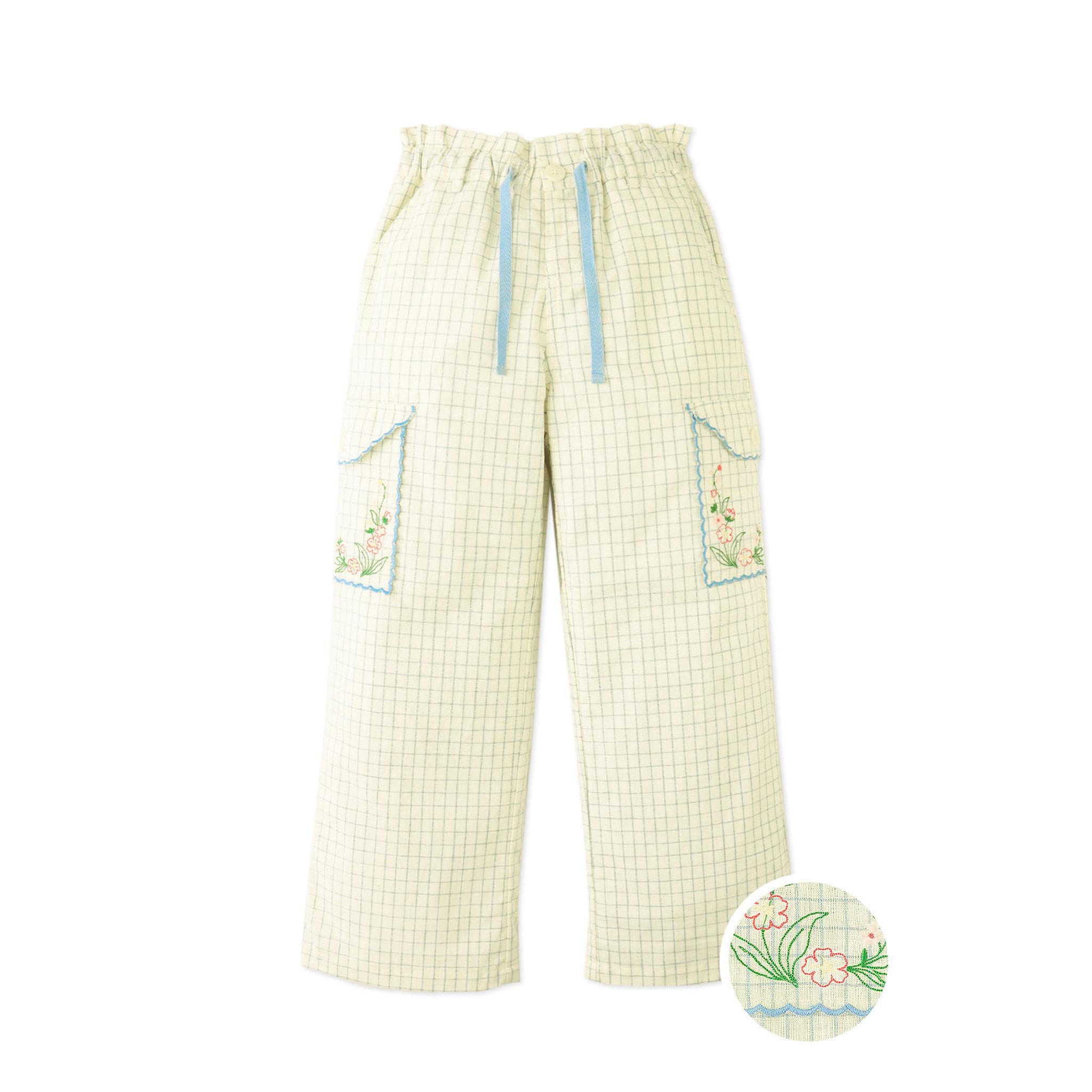 ELOISE HALTER TOP WITH LARGE FLOWER & ARIANA CARGO PANT