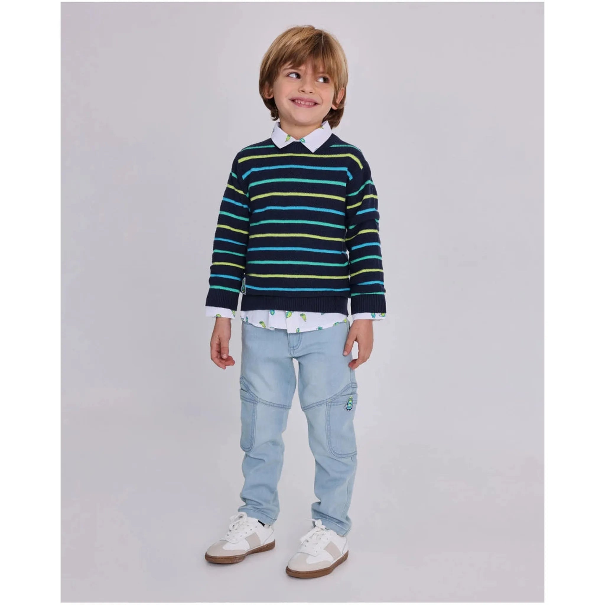 SuƩter de punto para niƱo en azul marino con rayas de colores