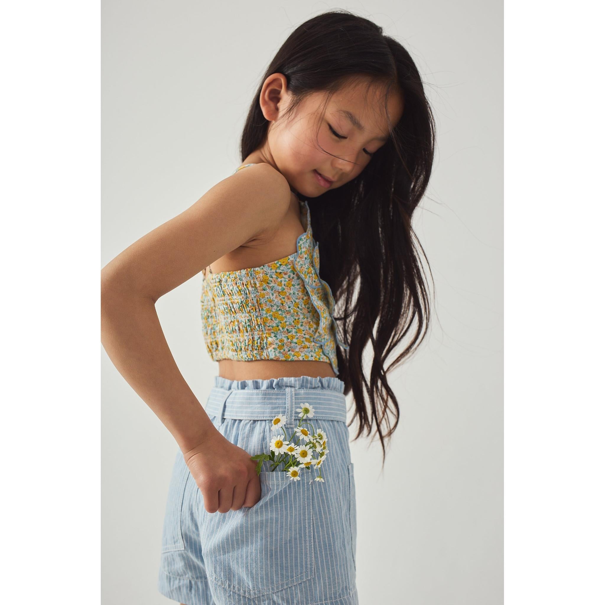 ELOISE HALTER TOP WITH LARGE FLOWER & AMARA LINEN-LIKE COTTON SHORTS