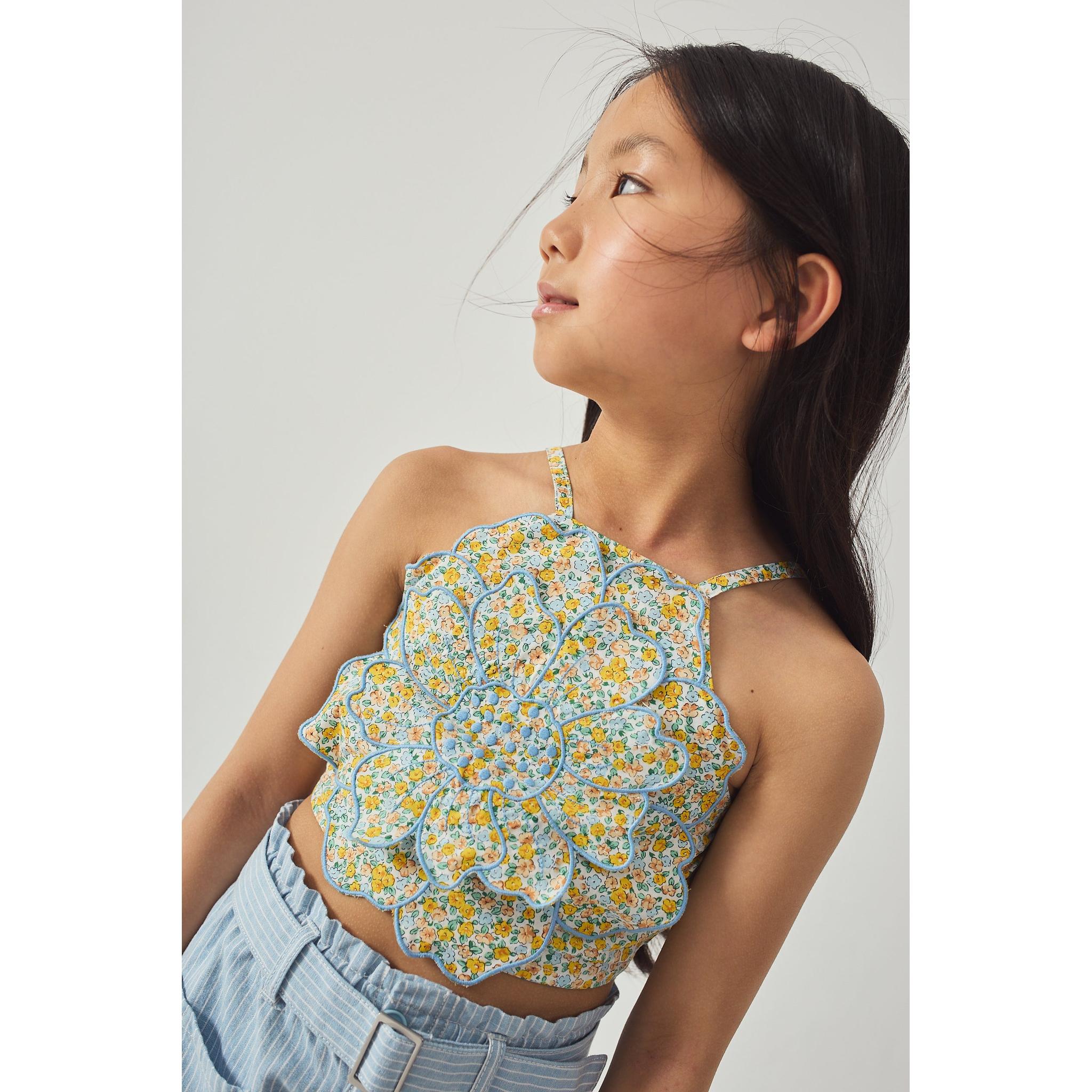 ELOISE HALTER TOP WITH LARGE FLOWER & AMARA LINEN-LIKE COTTON SHORTS