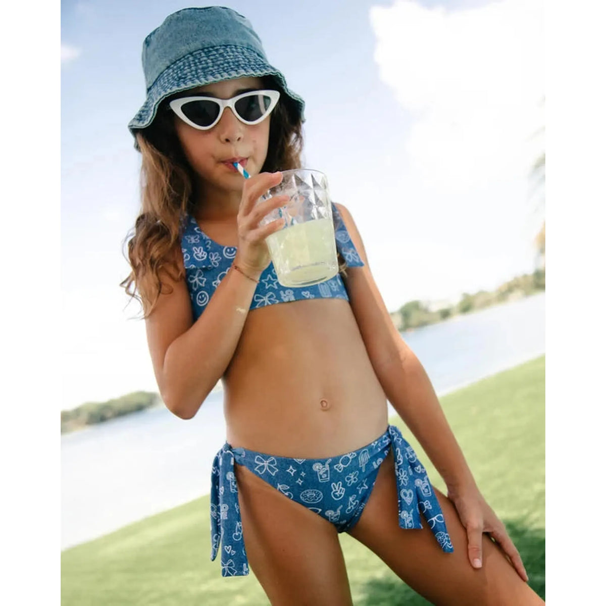 sha bikini Emoji